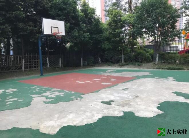  塑膠運(yùn)動場維修申請報告